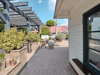 Eladó 500 m²-esegyéb üzlethelyiség XVII. Kerület (Rákoshegy) , Alsórákoshegy utca: 380'000'000 Ft