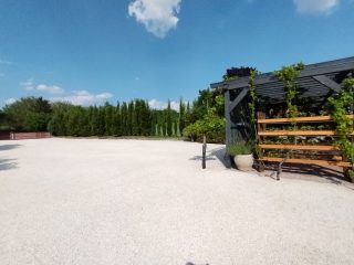 Eladó 500 m²-esegyéb üzlethelyiség XVII. Kerület (Rákoshegy) , Alsórákoshegy utca: 380'000'000 Ft