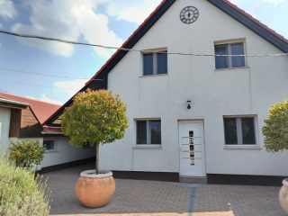 Eladó 500 m²-esegyéb üzlethelyiség XVII. Kerület (Rákoshegy) , Alsórákoshegy utca: 380'000'000 Ft