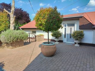 Eladó 500 m²-esegyéb üzlethelyiség XVII. Kerület (Rákoshegy) , Alsórákoshegy utca: 380'000'000 Ft