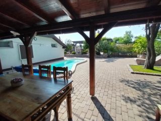 Eladó 500 m²-esegyéb üzlethelyiség XVII. Kerület (Rákoshegy) , Alsórákoshegy utca: 380'000'000 Ft