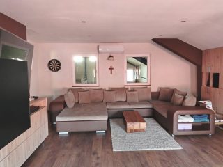 Eladó 500 m²-esegyéb üzlethelyiség XVII. Kerület (Rákoshegy) , Alsórákoshegy utca: 380'000'000 Ft