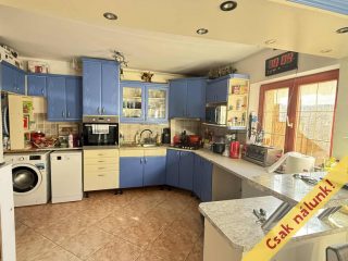 Eladó 84 m²-esikerház XVII. Kerület (Rákoshegy) , Erdőkövesd utca közeli utca: 87'900'000 Ft