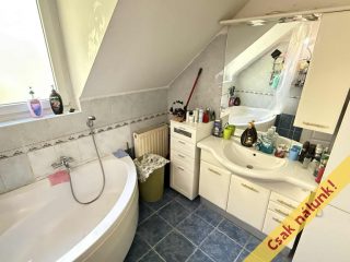 Eladó 84 m²-esikerház XVII. Kerület (Rákoshegy) , Erdőkövesd utca közeli utca: 87'900'000 Ft
