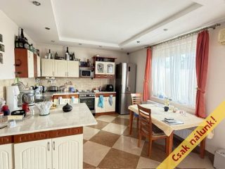 Eladó 76 m²-estársasházi lakás XVII. Kerület (Rákoshegy) , Ilex környékén lévő utca: 89'900'000 Ft