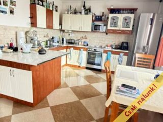 Eladó 76 m²-estársasházi lakás XVII. Kerület (Rákoshegy) , Ilex környékén lévő utca: 89'900'000 Ft