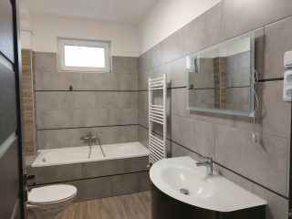 Kiadó 74 m²-estársasházi lakás XVII. Kerület (Rákoshegy) , Kép utca környéke: 450'000 Ft