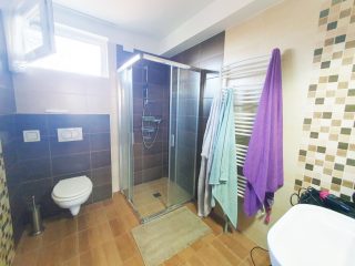 Eladó 124 m²-esikerház XVII. Kerület (Rákoshegy) , Lőrinci út közeli utca: 159'900'000 Ft