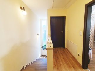 Eladó 124 m²-esikerház XVII. Kerület (Rákoshegy) , Lőrinci út közeli utca: 159'900'000 Ft