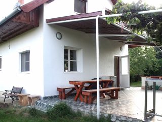 Eladó 120 m²-escsaládi ház XVII. Kerület (Rákoshegy) , Rózsahegy utca: 235'000'000 Ft