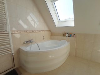 Eladó 178 m²-escsaládi ház XVII. Kerület (Rákoshegy) , Tessedik tér: 199'000'000 Ft