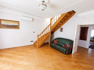 Eladó 178 m²-escsaládi ház XVII. Kerület (Rákoshegy) , Tessedik tér: 185'000'000 Ft