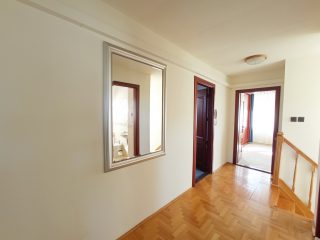 Eladó 178 m²-escsaládi ház XVII. Kerület (Rákoshegy) , Tessedik tér: 185'000'000 Ft