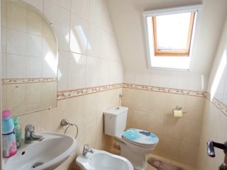Eladó 178 m²-escsaládi ház XVII. Kerület (Rákoshegy) , Tessedik tér: 185'000'000 Ft