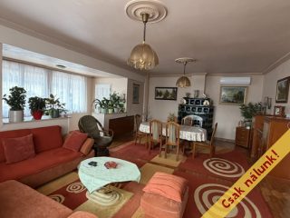Eladó 270 m²-escsaládi ház XVII. Kerület (Rákoshegy) , Vörösmarty u környékén lévő utca: 289'000'000 Ft