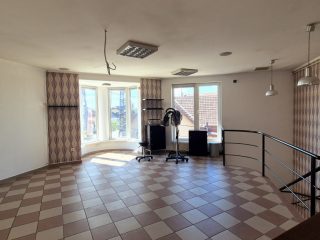 Eladó 240 m²-esüzlethelyiség utcai bejárattal XVII. Kerület (Rákoskeresztúr) , Ferihegyi út: 280'000'000 Ft