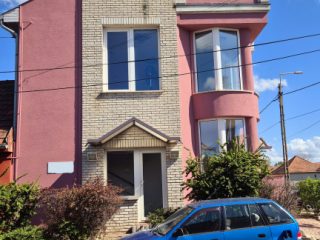 Eladó 240 m²-esüzlethelyiség utcai bejárattal XVII. Kerület (Rákoskeresztúr) , Ferihegyi út: 280'000'000 Ft