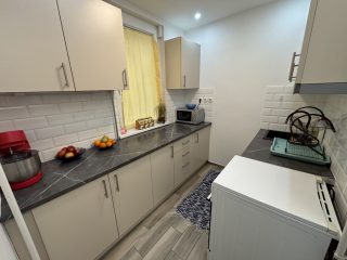 Eladó 58 m²-estársasházi lakás XVII. Kerület (Rákoskeresztúr) , Ferihegyi út: 69'900'000 Ft