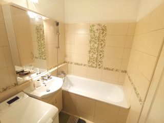 Eladó 36 m²-estársasházi lakás XVII. Kerület (Rákoskeresztúr) , Pesti út: 53'000'000 Ft