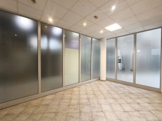Kiadó 18 m²-esüzlet üzletházban XVII. Kerület (Rákoskeresztúr) , Pesti út: 160'000 Ft