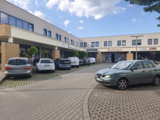 Kiadó 18 m²-esüzlet üzletházban XVII. Kerület (Rákoskeresztúr) , Pesti út: 160'000 Ft