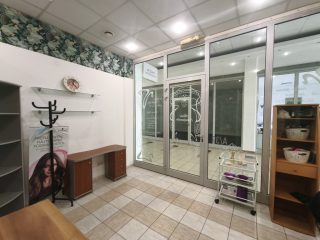 Kiadó 25 m²-esüzlet üzletházban XVII. Kerület (Rákoskeresztúr) , Pesti út: 220'000 Ft