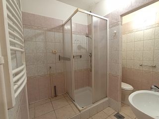Kiadó 55 m²-estársasházi lakás XVII. Kerület (Rákoskeresztúr) , Pesti út: 200'000 Ft