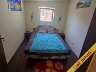 Eladó 80 m²-escsaládi ház XVII. Kerület (Rákoskeresztúr) , Pesti úti lakópark környéki utca: 66'800'000 Ft