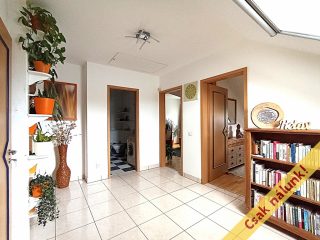 Eladó 144 m²-esikerház XVII. Kerület (Rákoskeresztúr) , Pesti úti lakóparkban található utca: 165'000'000 Ft