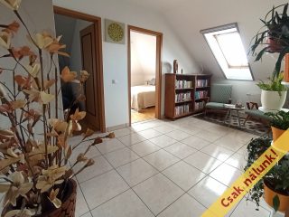 Eladó 144 m²-esikerház XVII. Kerület (Rákoskeresztúr) , Pesti úti lakóparkban található utca: 165'000'000 Ft