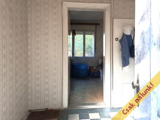 Eladó 70 m²-escsaládi ház XVII. Kerület (Rákoskeresztúr) , Pesti útra merőleges utca: 70'000'000 Ft