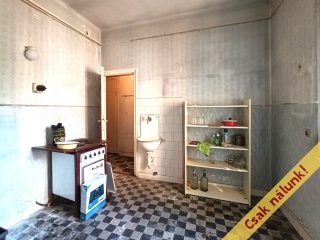 Eladó 70 m²-escsaládi ház XVII. Kerület (Rákoskeresztúr) , Pesti útra merőleges utca: 70'000'000 Ft