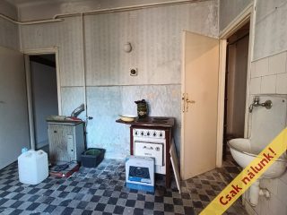Eladó 70 m²-escsaládi ház XVII. Kerület (Rákoskeresztúr) , Pesti útra merőleges utca: 70'000'000 Ft