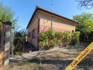 Eladó 70 m²-escsaládi ház XVII. Kerület (Rákoskeresztúr) , Pesti útra merőleges utca: 70'000'000 Ft
