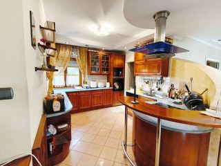 Eladó 360 m²-escsaládi ház XVII. Kerület (Rákoskeresztúr) , Rákoskeresztúr: 425'000'000 Ft