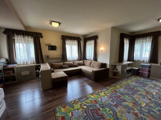 Eladó 350 m²-escsaládi ház XVII. Kerület (Rákoskeresztúr) , Rákoskeresztúr: 349'000'000 Ft