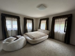 Eladó 350 m²-escsaládi ház XVII. Kerület (Rákoskeresztúr) , Rákoskeresztúr: 349'000'000 Ft