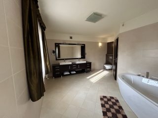 Eladó 350 m²-escsaládi ház XVII. Kerület (Rákoskeresztúr) , Rákoskeresztúr: 349'000'000 Ft