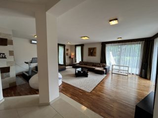 Eladó 350 m²-escsaládi ház XVII. Kerület (Rákoskeresztúr) , Rákoskeresztúr: 349'000'000 Ft