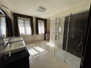 Eladó 350 m²-escsaládi ház XVII. Kerület (Rákoskeresztúr) , Rákoskeresztúr: 349'000'000 Ft