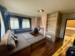 Eladó 350 m²-escsaládi ház XVII. Kerület (Rákoskeresztúr) , Rákoskeresztúr: 329'000'000 Ft