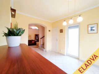 Eladó 142 m²-escsaládi ház XVII. Kerület (Rákoskert) , Csengés utca környéke utca: 110'000'000 Ft