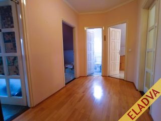 Eladó 142 m²-escsaládi ház XVII. Kerület (Rákoskert) , Csengés utca környéke utca: 110'000'000 Ft