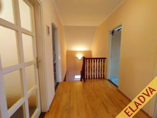 Eladó 142 m²-escsaládi ház XVII. Kerület (Rákoskert) , Csengés utca környéke utca: 110'000'000 Ft