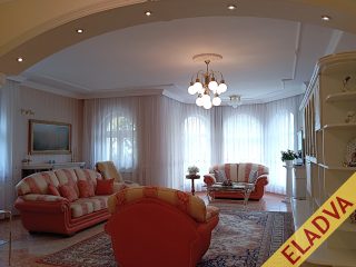 Eladó 172 m²-escsaládi ház XVII. Kerület (Rákoskert) , Erzsébet körút környéki utca: 185'000'000 Ft