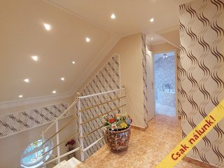 Eladó 172 m²-escsaládi ház XVII. Kerület (Rákoskert) , Erzsébet körút környéki utca: 198'000'000 Ft