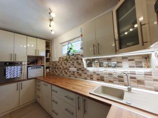 Eladó 116 m²-escsaládi ház XVII. Kerület (Rákoskert) , Pesti út közeli utca: 110'000'000 Ft