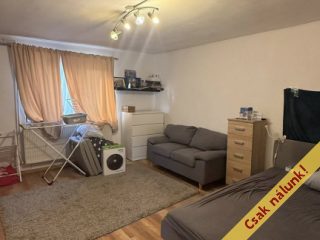 Eladó 40 m²-escsaládi ház XVII. Kerület (Rákoskert) , Szárazhegyen lévő utca: 84'900'000 Ft