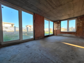 Eladó 290 m²-escsaládi ház XVIII. Kerület (Almáskert) , Alacskai út: 209'000'000 Ft