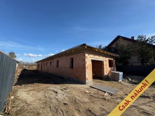 Eladó 160 m²-escsaládi ház XVIII. Kerület (Almáskert) , Almáskert: 180'000'000 Ft